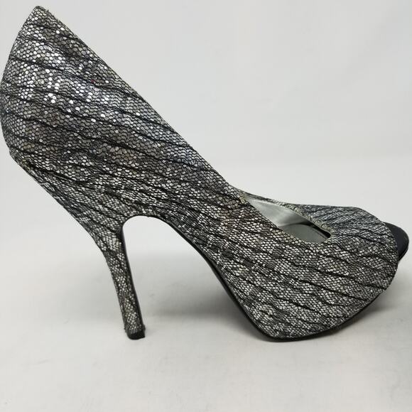 Qupid Silver Metallic Platform Stilettos Heels Comfortable Women's Size 8 - Picture 6 of 8